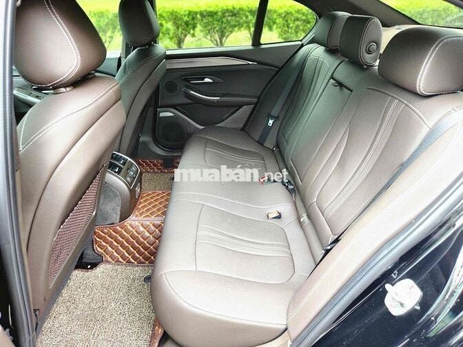 VinFast Lux A2.0 2022 - 5000 km