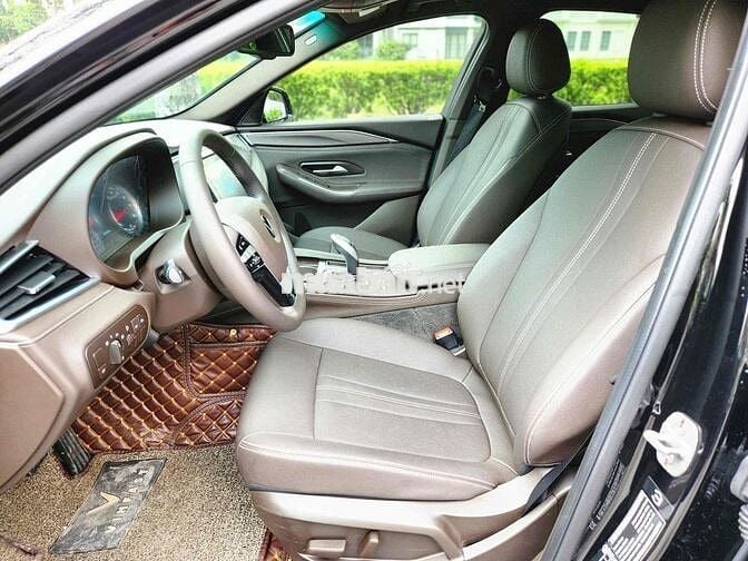 VinFast Lux A2.0 2022 - 5000 km