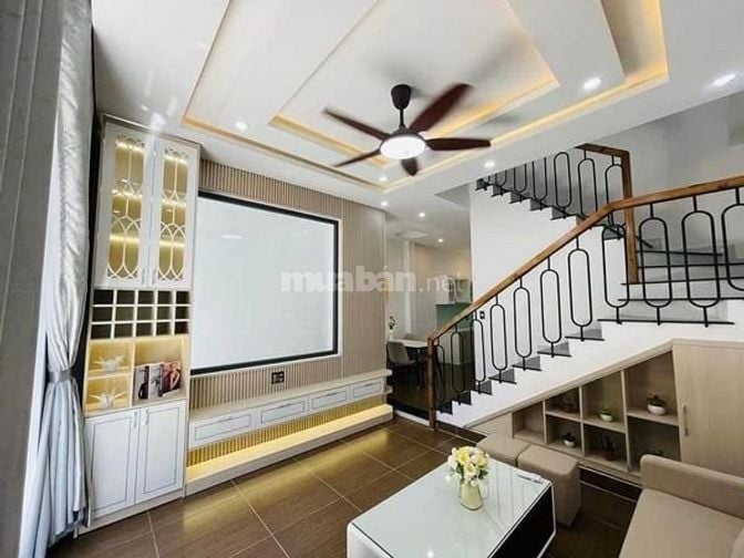Nhà nhỏ xinh Đ.Nguyễn Tiểu La giá tôt quận 10.Kết cấu 28m/giá 2.340 tỷ