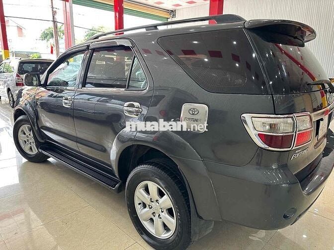 Giá: 365 Triệu FORTUNER 2009 Máy dầu Không đổ hơi