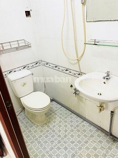 CHDV 30m2 cửa sổ lớn đường Sầm Sơn P4 Tân Bình chỉ 4 triệu 300k.
