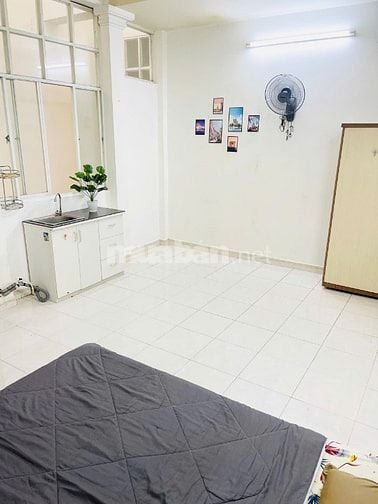 CHDV 30m2 cửa sổ lớn đường Sầm Sơn P4 Tân Bình chỉ 4 triệu 300k.
