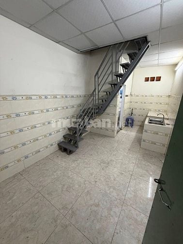 cô chú mới sửa lại căn nhà ở Tân Bình cần bán DT 15m2/ 1ty8,