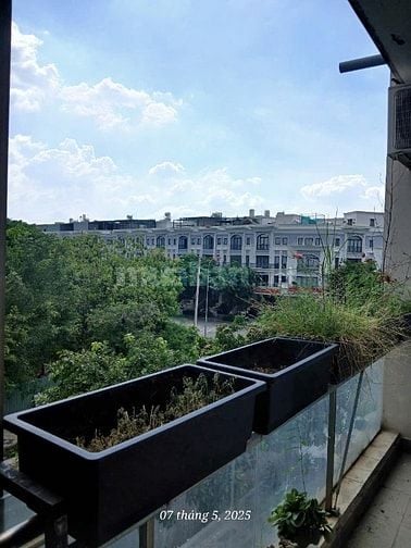 Cho thuê phòng 38m2 - ban công, đủ nội thất KDC Vạn Phúc City, Thủ Đức