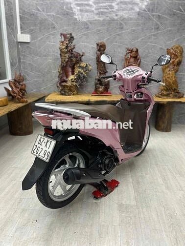 Honda Vision chính chủ máy bao zin êm. odo 26k