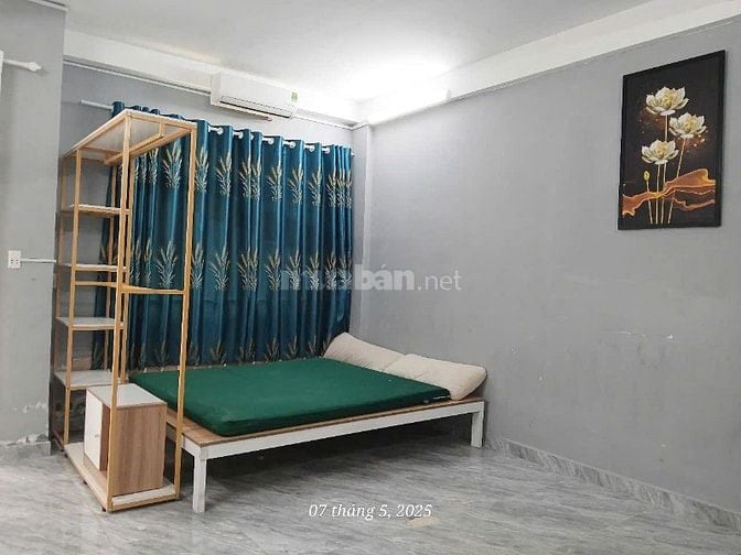Cho thuê phòng 38m2 - ban công, đủ nội thất KDC Vạn Phúc City, Thủ Đức