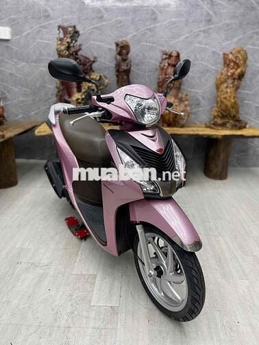 Honda Vision chính chủ máy bao zin êm. odo 26k