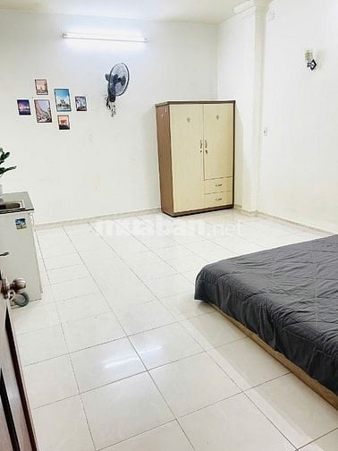 CHDV 30m2 cửa sổ lớn đường Sầm Sơn P4 Tân Bình chỉ 4 triệu 300k.