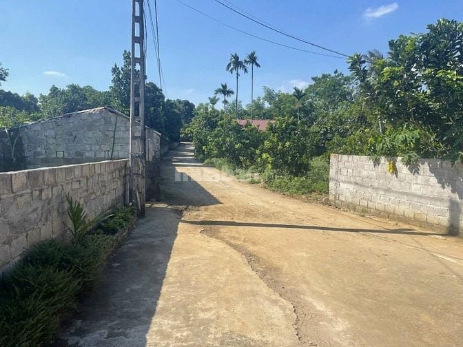 CHÍNH CHỦ BÁN 1700M ĐẤT TẠI THỊ TRẤN BA ĐỒI 