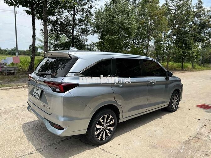 Toyota Avanza Premio 2023 CVT - 72877 km