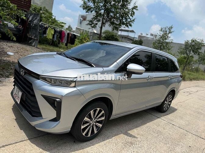 Toyota Avanza Premio 2023 CVT - 72877 km