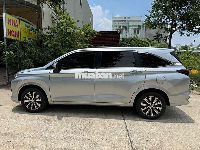 Toyota Avanza Premio 2023 CVT - 72877 km