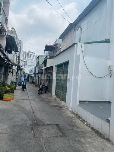 Cho thuê căn nhà 1 trệt và 1 gác lửng ở độc lập giá 5tr 