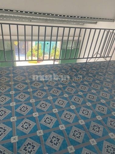 Cho thuê căn nhà 1 trệt và 1 gác lửng ở độc lập giá 5tr 