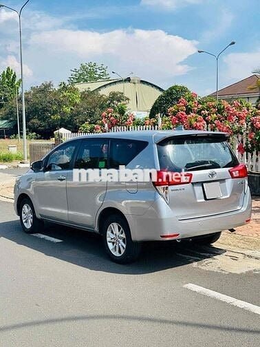 Toyota Innova 2019 2.0E - 117000 km