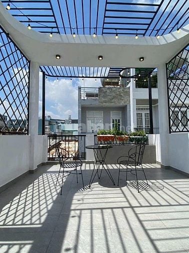 Định cư nước ngoài bán nhà đường Lê Văn Sỹ, P13,Q.3. 42,5m2 /2.450 tỷ