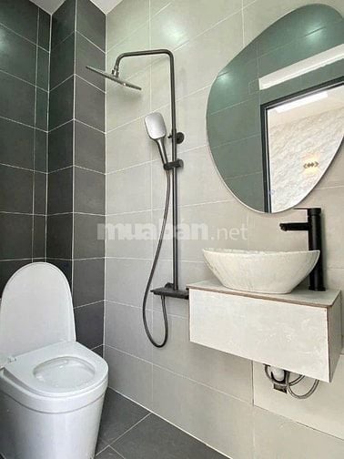 Định cư nước ngoài bán nhà đường Lê Văn Sỹ, P13,Q.3. 42,5m2 /2.450 tỷ