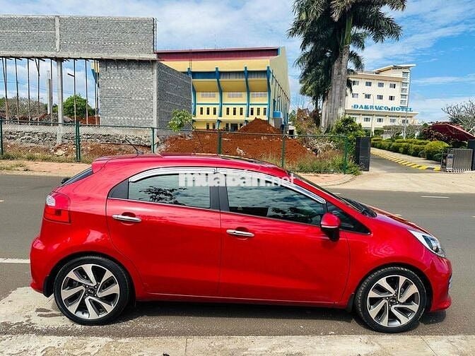 Kia Rio 2015 1.4 AT Hatchback - 37000 km