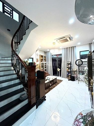 Biệt thự song lập 2 mặt tiền, Trần Xuân Soạn Q7, thiết kế tinh tế, 14t
