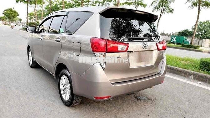 Toyota Innova 2020 2.0E - 68000 km