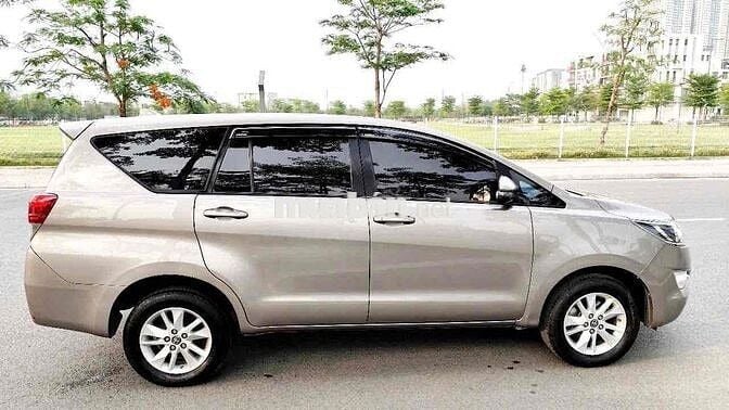 Toyota Innova 2020 2.0E - 68000 km