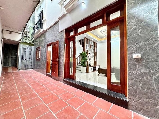 Bán nhà ngõ phố Hoàng Như Tiếp quận Long Biên 40m2*5 tầng giá 5 tỷ