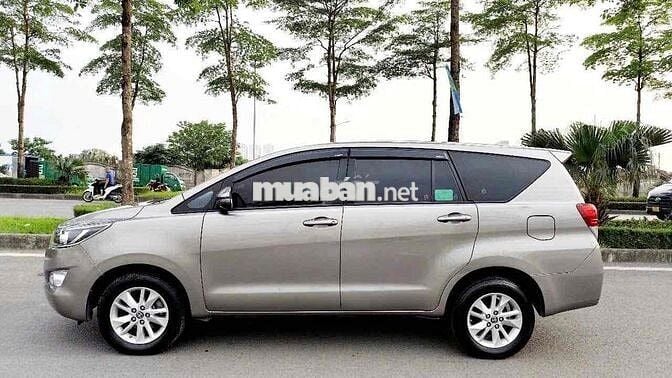 Toyota Innova 2020 2.0E - 68000 km