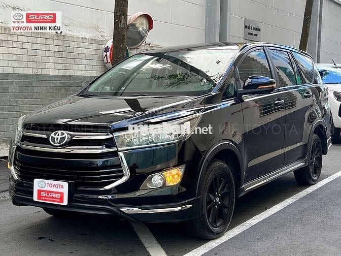 Toyota Innova Venturer AT 2018-Tặng trước bạ