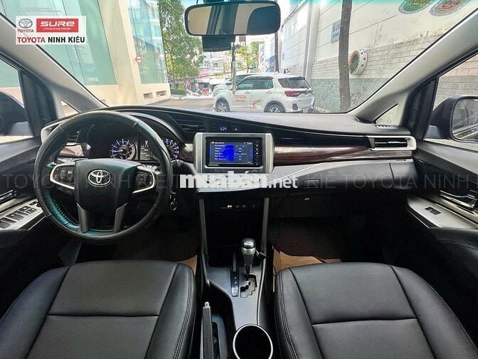 Toyota Innova Venturer AT 2018-Tặng trước bạ