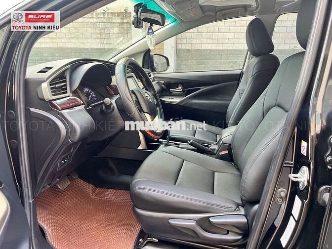 Toyota Innova Venturer AT 2018-Tặng trước bạ
