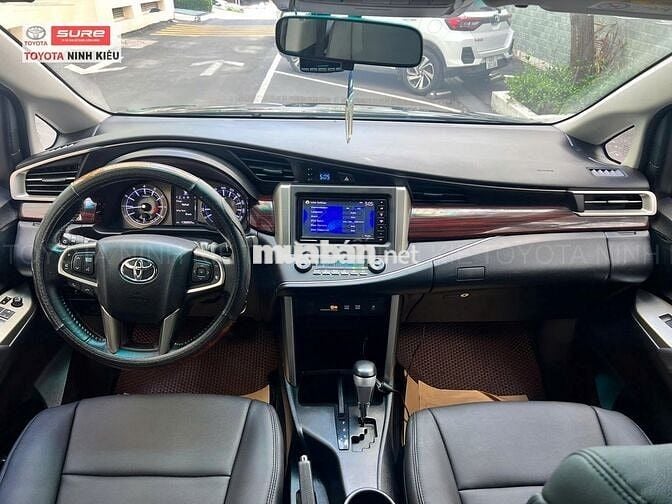 Toyota Innova Venturer AT 2018-Tặng trước bạ