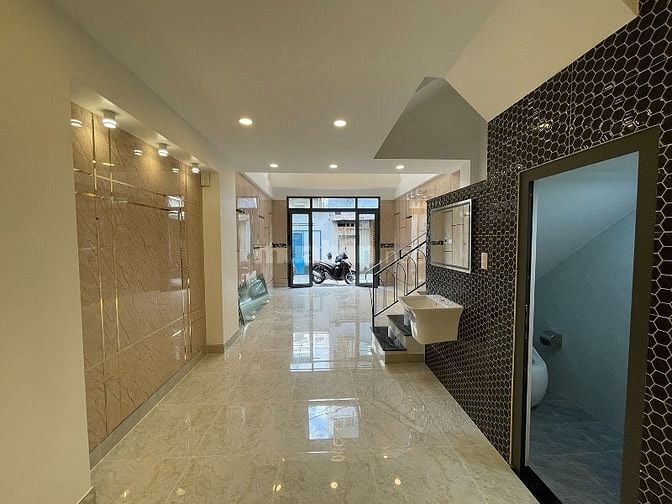 Cho thuê nguyên căn số 91/22C Nguyễn Trọng Tuyển, n.thất ccấp, Hẻm ôtô