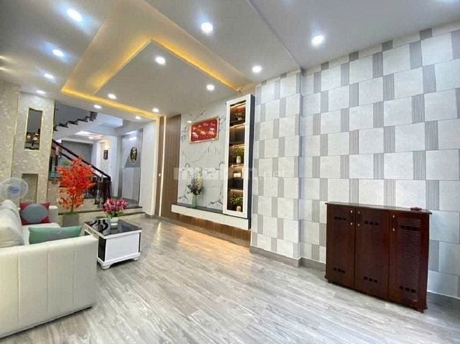 Kẹt tiền kinh doanh bán nhanh thu vốn nhà Trần Xuân Soạn  tân kiểng Q7