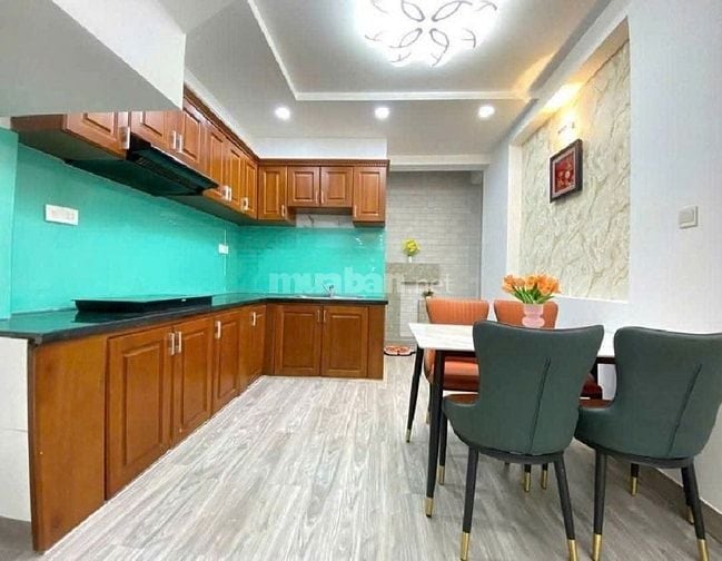 Kẹt tiền kinh doanh bán nhanh thu vốn nhà Trần Xuân Soạn  tân kiểng Q7