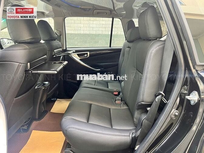 Toyota Innova Venturer AT 2018-Tặng trước bạ