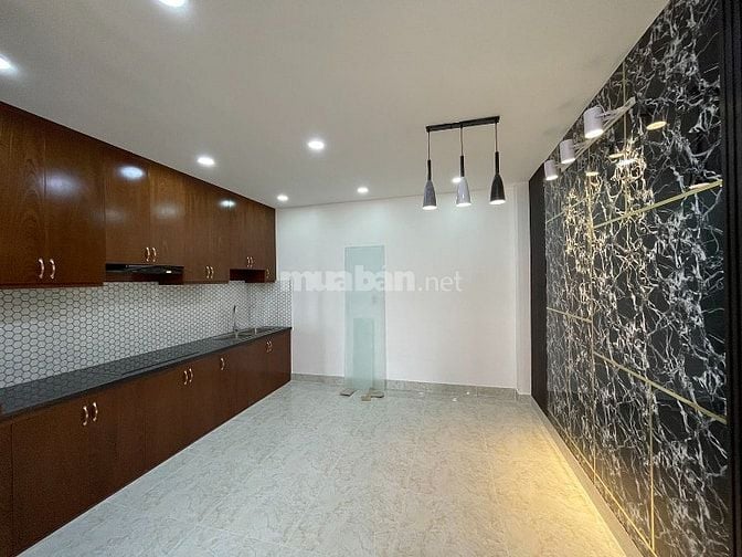 Cho thuê nguyên căn số 91/22C Nguyễn Trọng Tuyển, n.thất ccấp, Hẻm ôtô