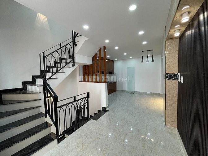 Cho thuê nguyên căn số 91/22C Nguyễn Trọng Tuyển, n.thất ccấp, Hẻm ôtô