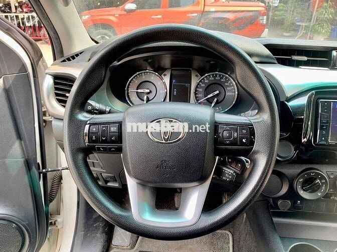 Toyota Hilux 2.4E 4x2 sx 2021 màu trắng siêu đẹp