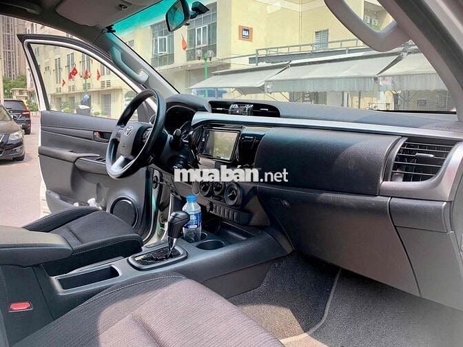 Toyota Hilux 2.4E 4x2 sx 2021 màu trắng siêu đẹp