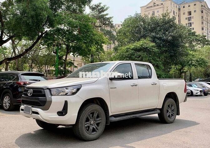 Toyota Hilux 2.4E 4x2 sx 2021 màu trắng siêu đẹp