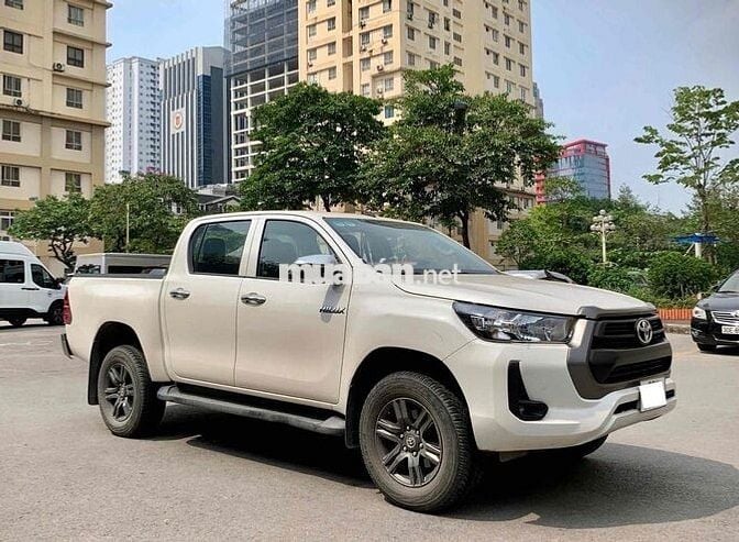 Toyota Hilux 2.4E 4x2 sx 2021 màu trắng siêu đẹp