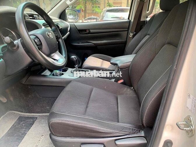 Toyota Hilux 2.4E 4x2 sx 2021 màu trắng siêu đẹp