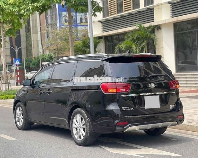 Kia Sedona 2.2D Premium 2019 màu đen siêu đẹp