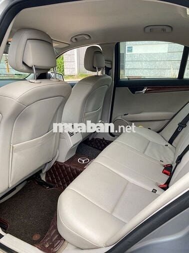 C200 model 2010 đi đúng 93 ngàn nguyên zin 90%