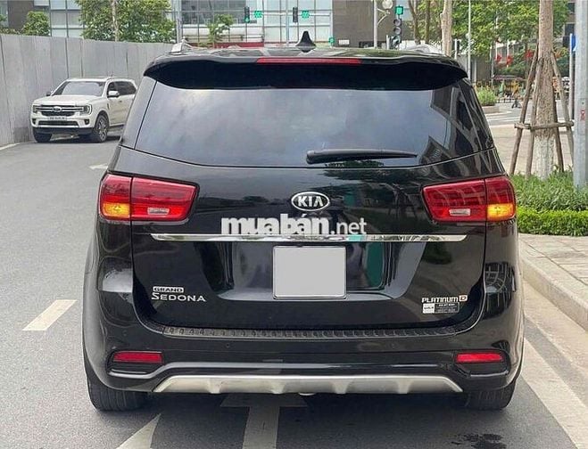Kia Sedona 2.2D Premium 2019 màu đen siêu đẹp