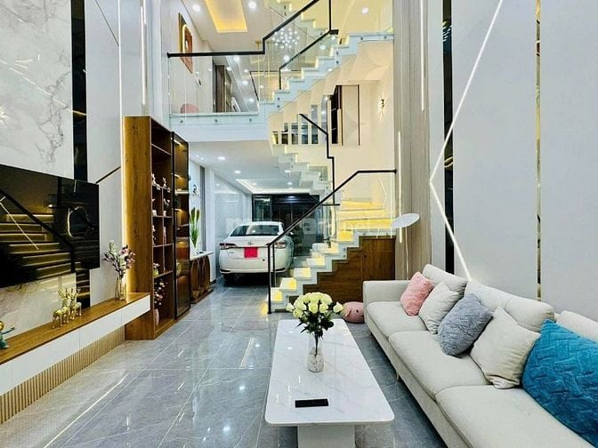 Bán nhà 53,8m2 giá 3 tỷ 850 triệu đường Trần Quang Diệu, P14, Quận 3
