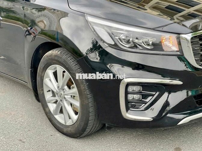 Kia Sedona 2.2D Premium 2019 màu đen siêu đẹp