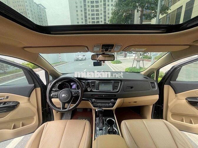 Kia Sedona 2.2D Premium 2019 màu đen siêu đẹp