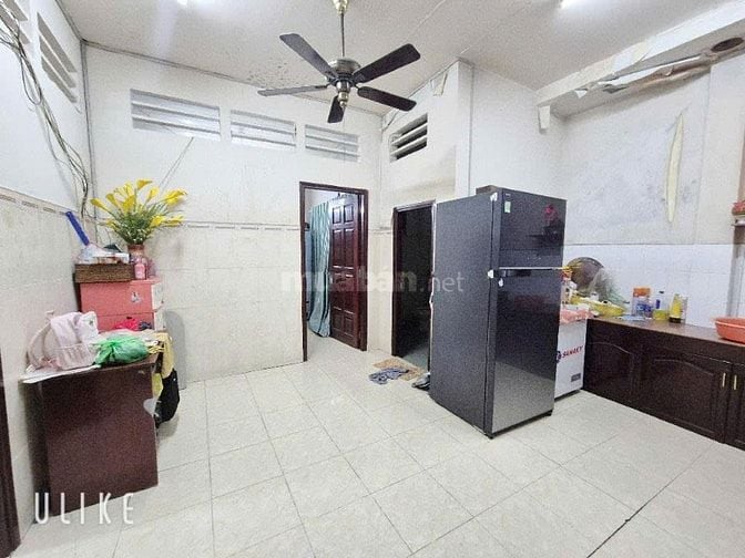 Giữ tiền, đầu tư căn hộ dịch vụ, DT 6x18m. Q7