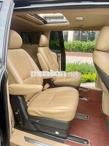 Kia Sedona 2.2D Premium 2019 màu đen siêu đẹp